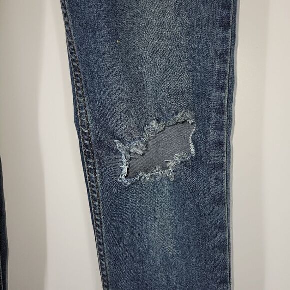Free People distressed blue jeans size 25. - Picture 9 of 10